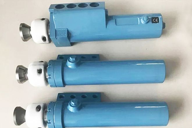 鑄造用清理鑄件內砂芯，不可缺少氣動除芯錘